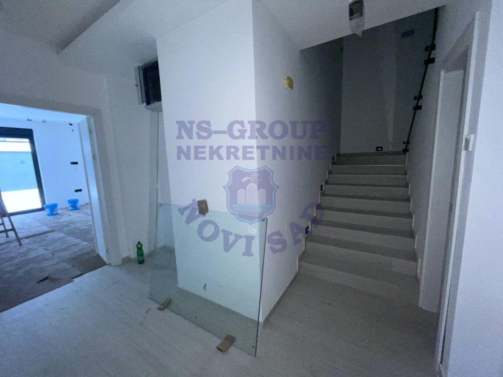 Slika 3 - Prodaja stana, 368m2, Adamovićevo naselje Novi Sad